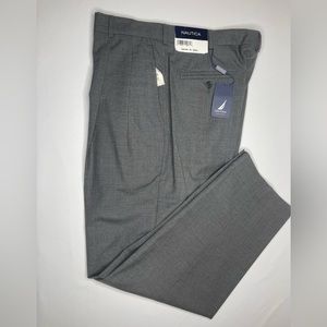 Nautica size 35WX30L Gray